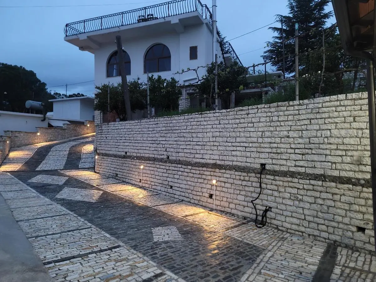 G&K Garden Hotel Berat 0*,  Albanien